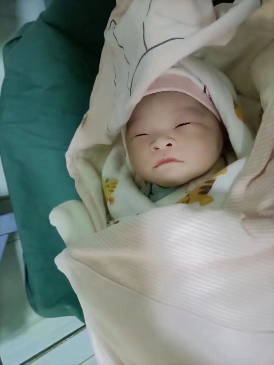 恭喜周女士喜得一子