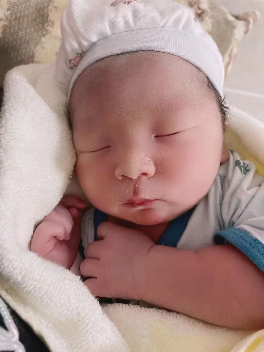恭喜广州的张先生，李女士，选儿子包成功套餐