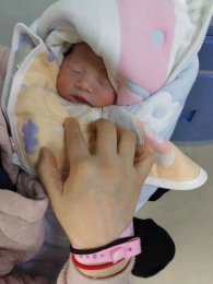 三十五岁的林女士包成功零风险套餐，二次移植成功怀孕顺利产子