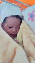 宫外孕导致输卵管阻塞子宫壁薄，广州试管助孕产下6.3斤的女婴